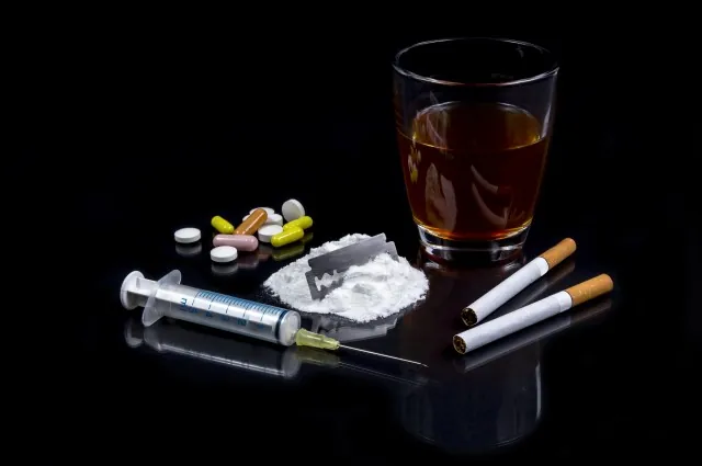 What are the Limits for Tobacco, Alcohol, and Currency?