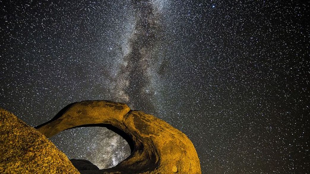 Surprise Disk Of Young Stars Discovered Around Milky Way Center ...