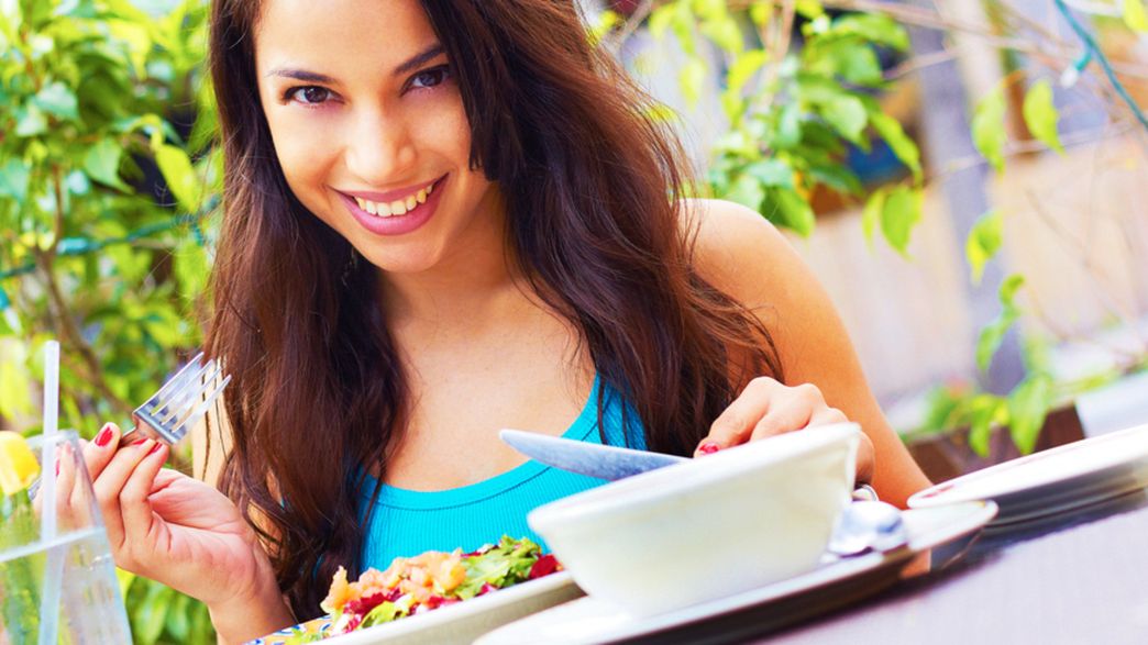 A Dietitian Puts Extreme “Clean Eating” Claims To The Test And The