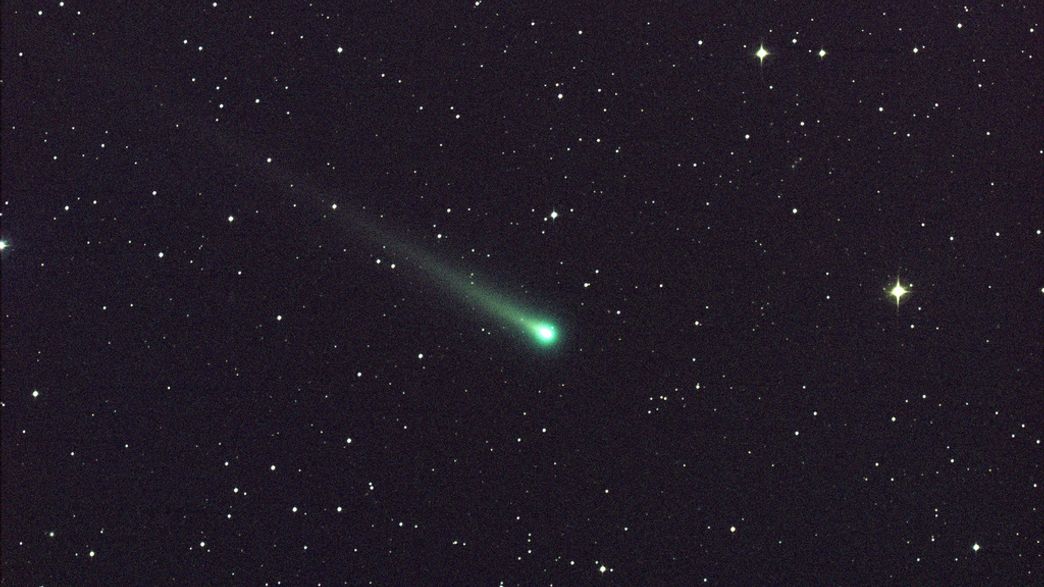 Comets Spurt Out Chemicals In Specific Ways IFLScience