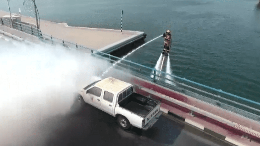 Watch Dubai's New Squad Of Aquatic Jetpack Firefighters IFLScience