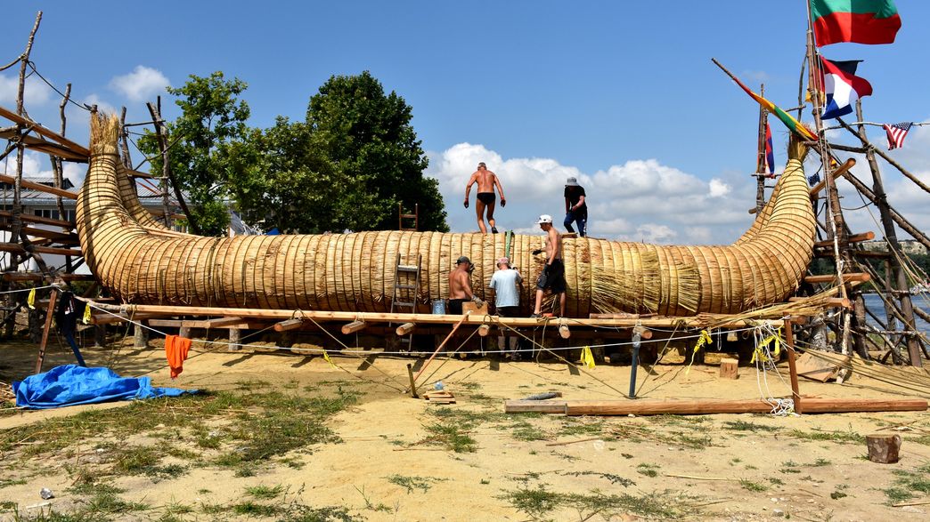 African Reed Boats Adventurers In A Reed Boat Are About To Test If Ancient Egyptians Made ...