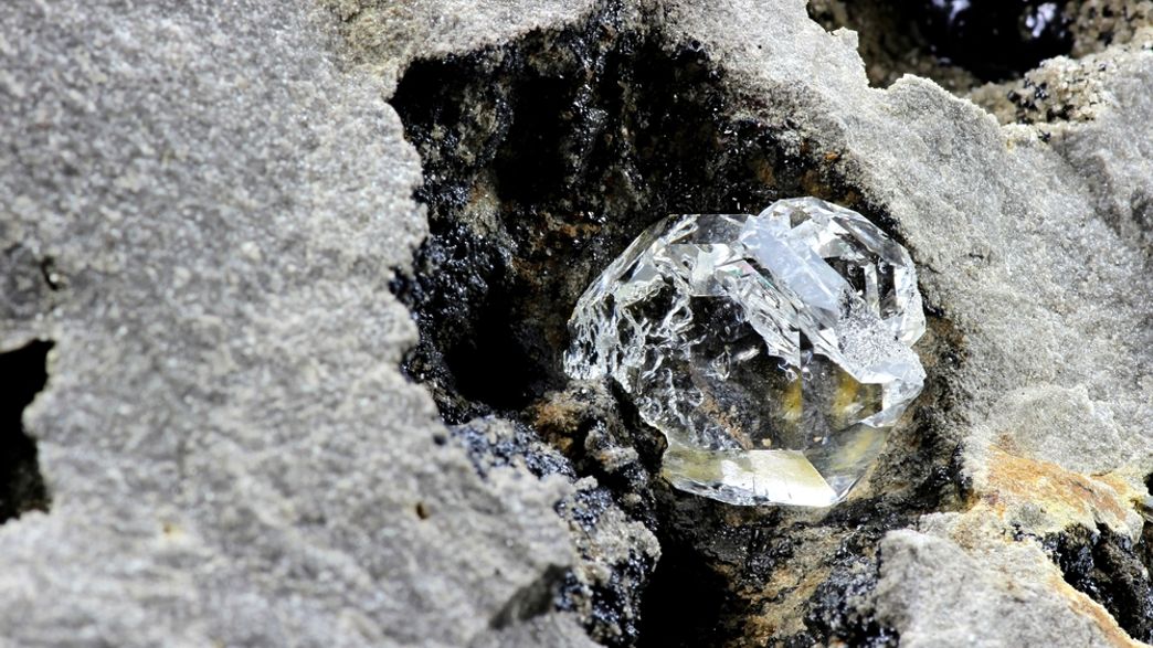 New Mineral Found Inside Diamond Was 170 Kilometers Beneath Earth