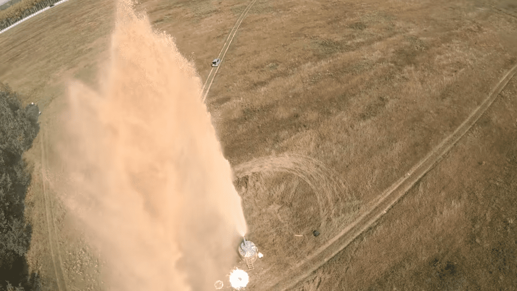 YouTuber Reenacts Viral "Coke-Mentos" Challenge With 10,000 Liters Of ...