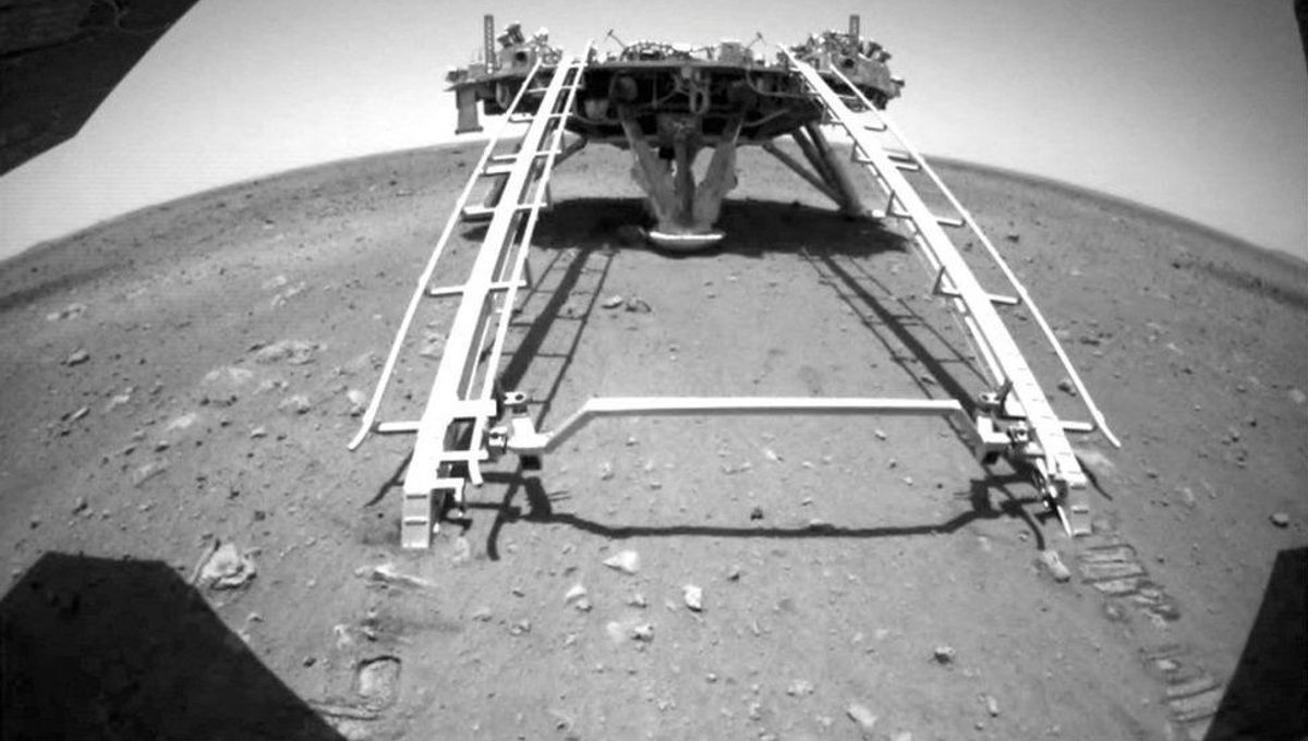 China’s Zhurong Rover Takes Its First Spin On The Martian Surface ...