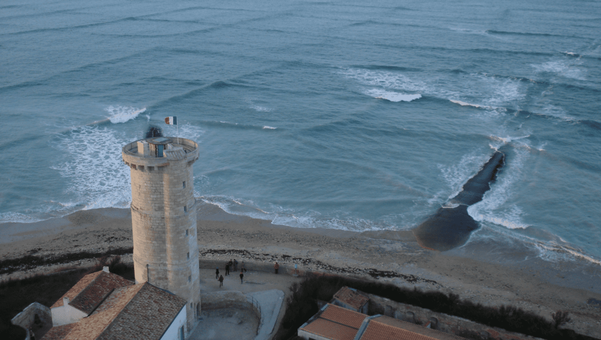The Square Waves Of A Cross Sea Are Seriously Dangerous | IFLScience