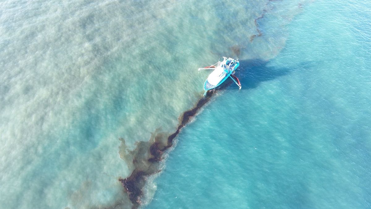 Up To 1.1 Million Gallons Of Oil May Have Just Leaked Into The Gulf Of Mexico