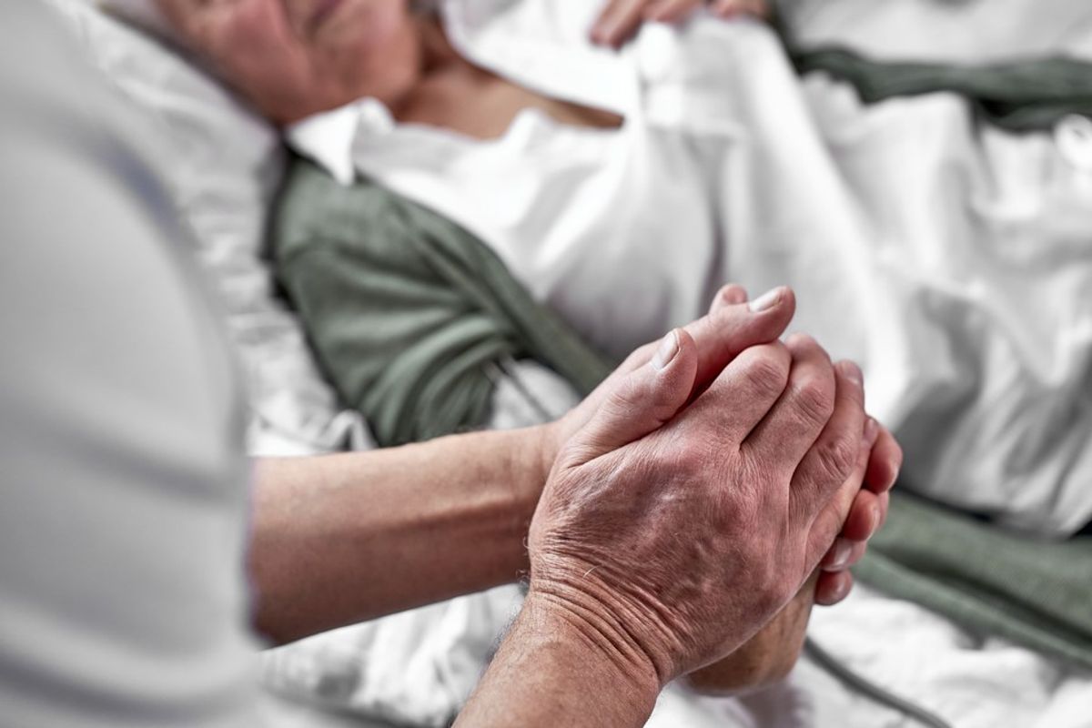 These Are The Regrets That People Share On Their Deathbeds