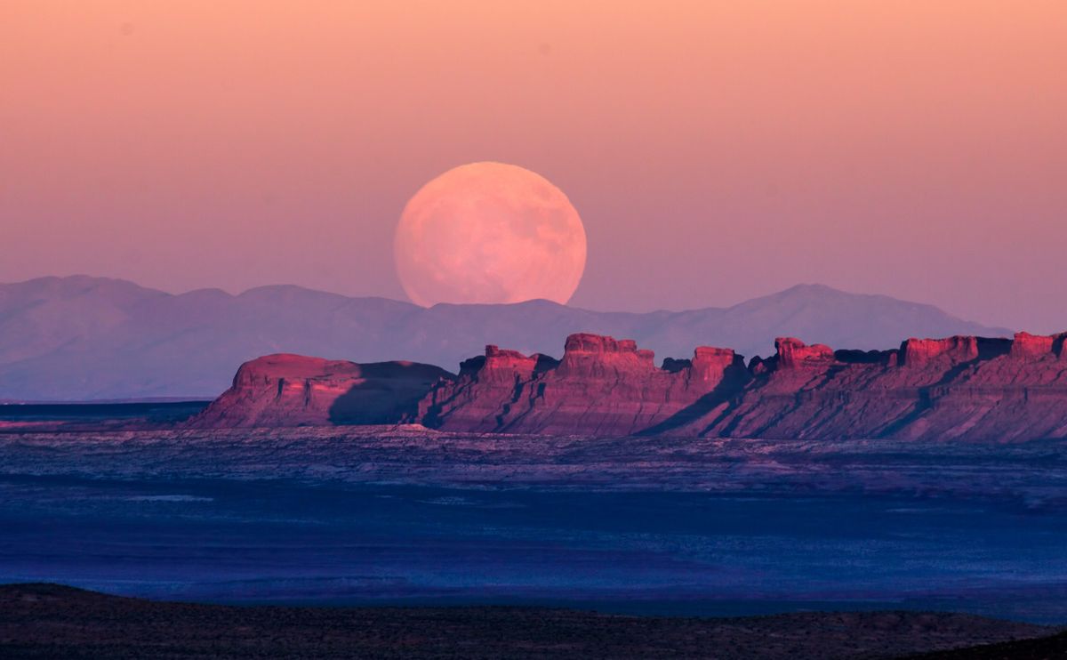 Despite Controversy‚ Human Remains Are Set To Fly To The Moon This Week