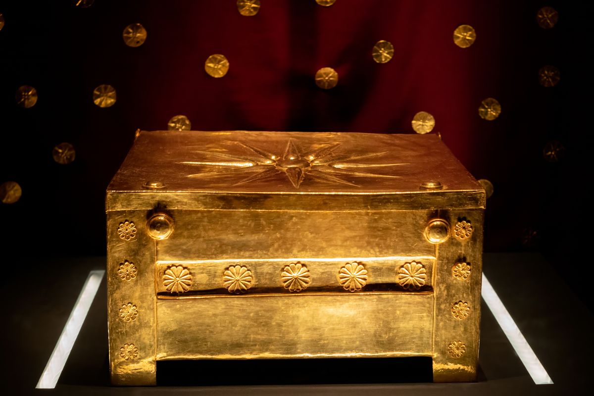 Alexander The Great’s Father‚ Brother‚ And Son Finally Identified In Greek Tomb