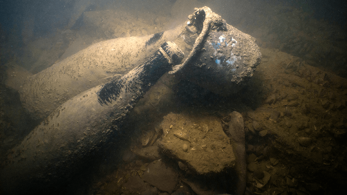 Why Did Champagne Bottles On The Titanic Not Implode?