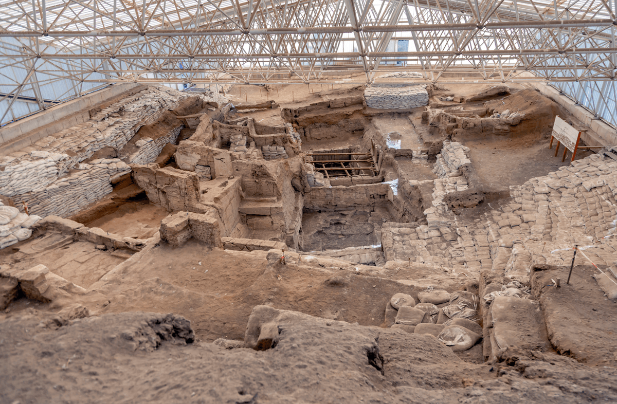 8‚600-Year-Old Loaf Of Bread Kneads To Be Seen To Be Believed
