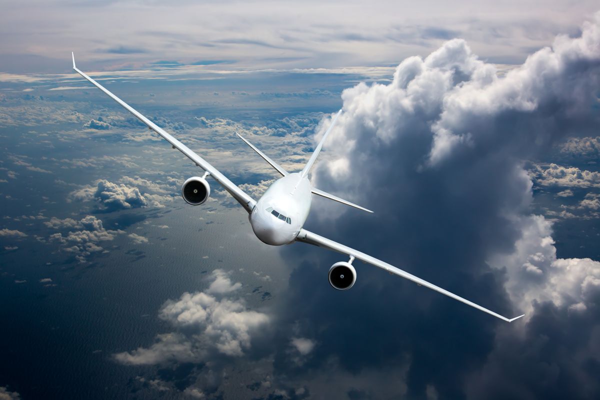 People Are Confused Why Flying Against The Earth&apos&semi;s Rotation Doesn&apos&semi;t Speed Up Flights