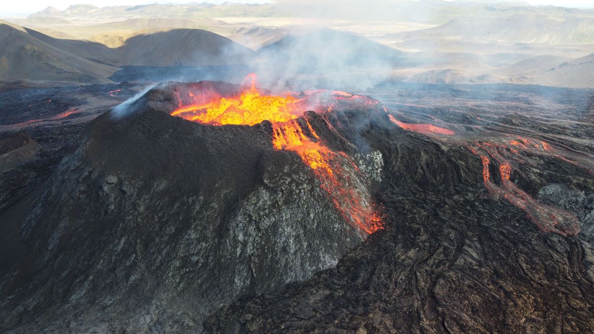 Earth's Biggest Volcano Was Briefly Usurped By A Deep Sea Imposter