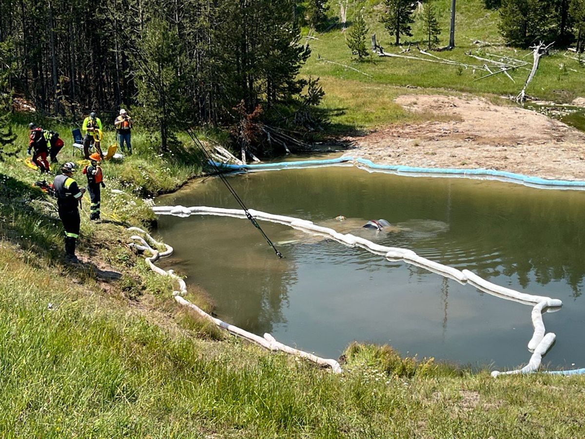 Five People Drive Into A Hot Acidic Lake In Yellowstone Park