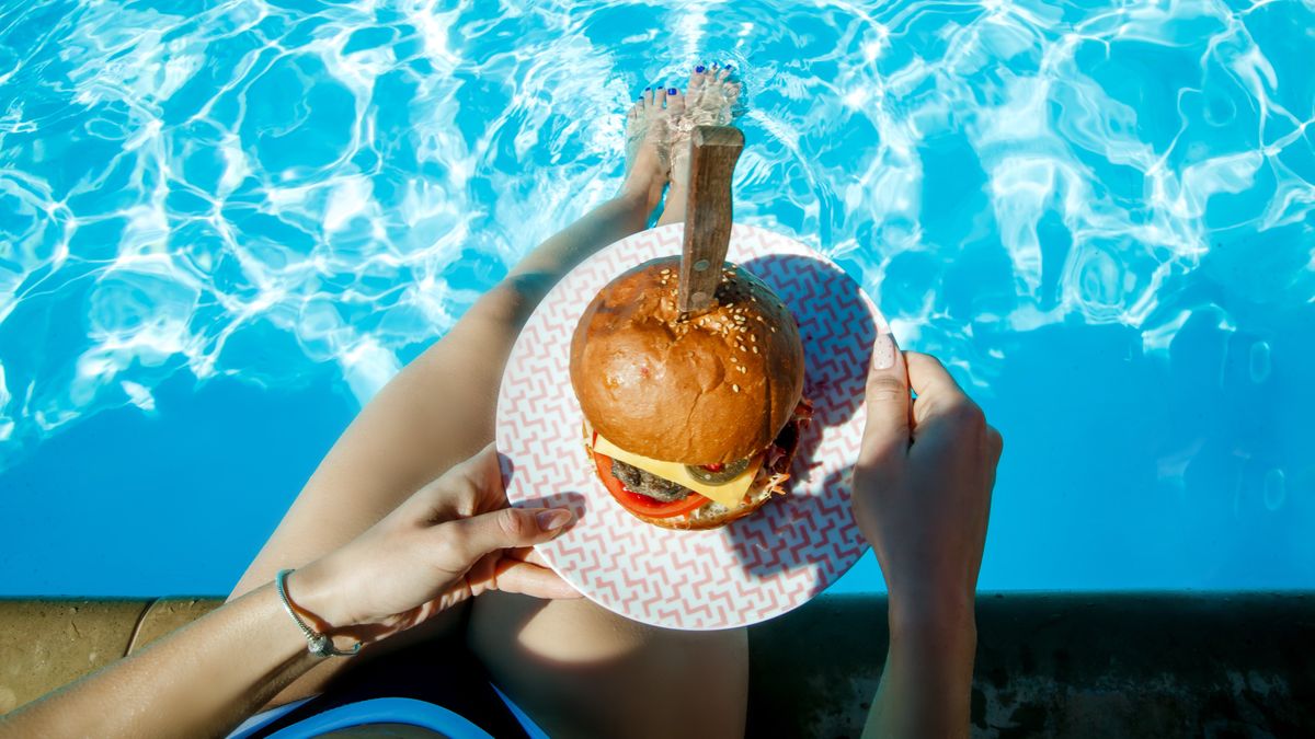 Should You Wait To Go Swimming After Eating?