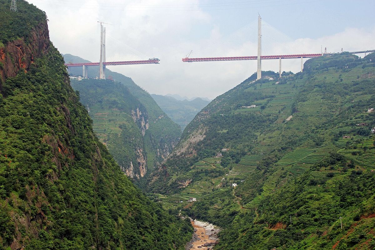 The World's Highest Bridge Stands A Dizzying 565 Meters Over A River Valley