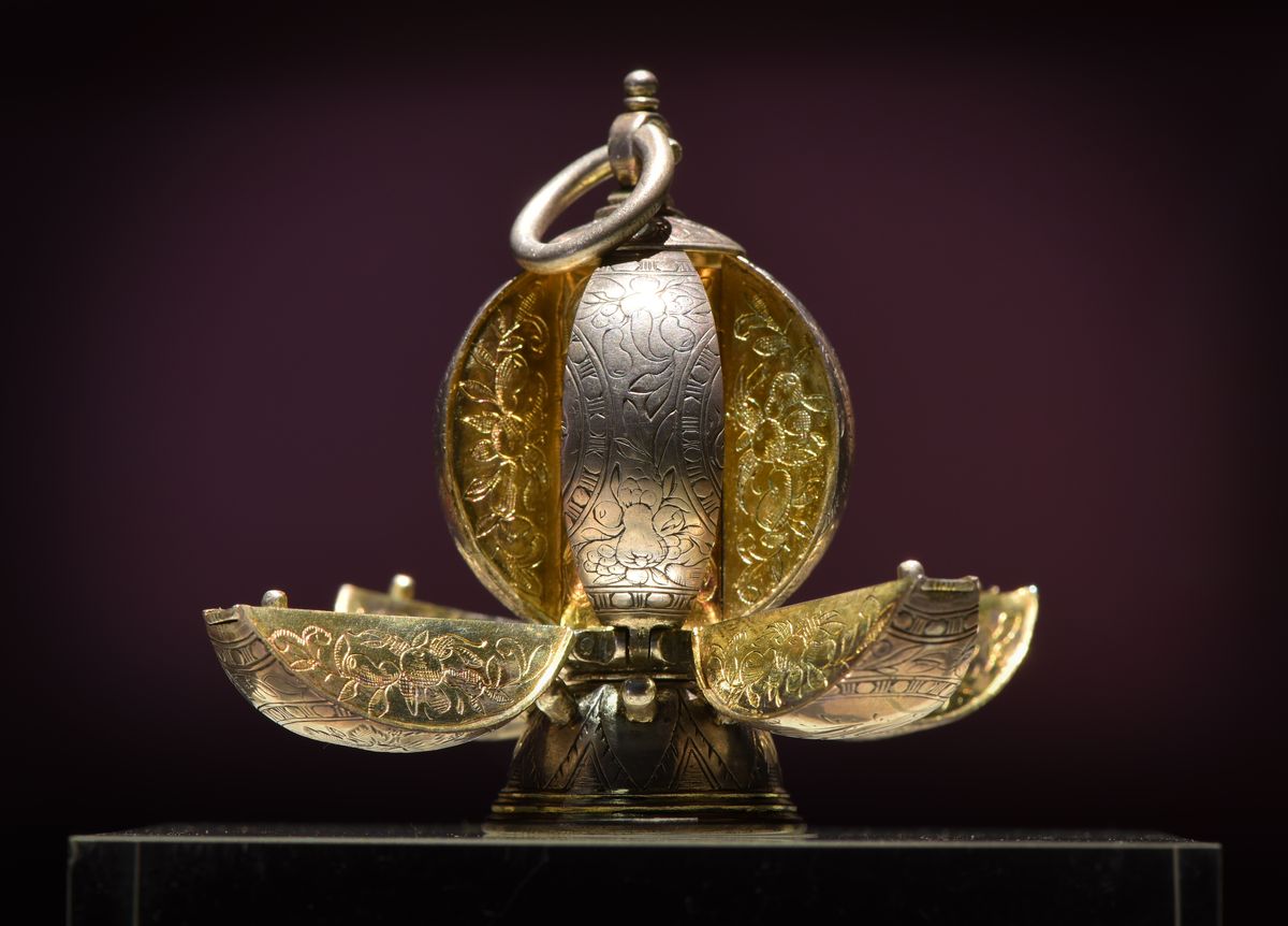 Leonardo Da Vinci Was A Master Perfumer, But Practically Nobody Knows About It