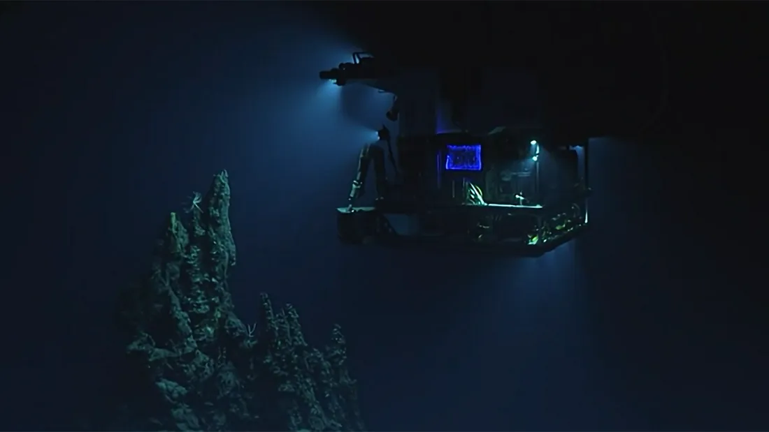 Structures Deep In The Mariana Trench Appear To Be Producing Energy | IFLScience