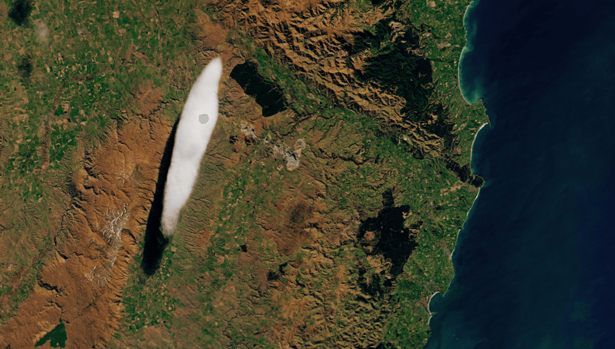 New Zealand's Pet Cloud Has Returned To Its Favourite Spot In Otago's Mountains