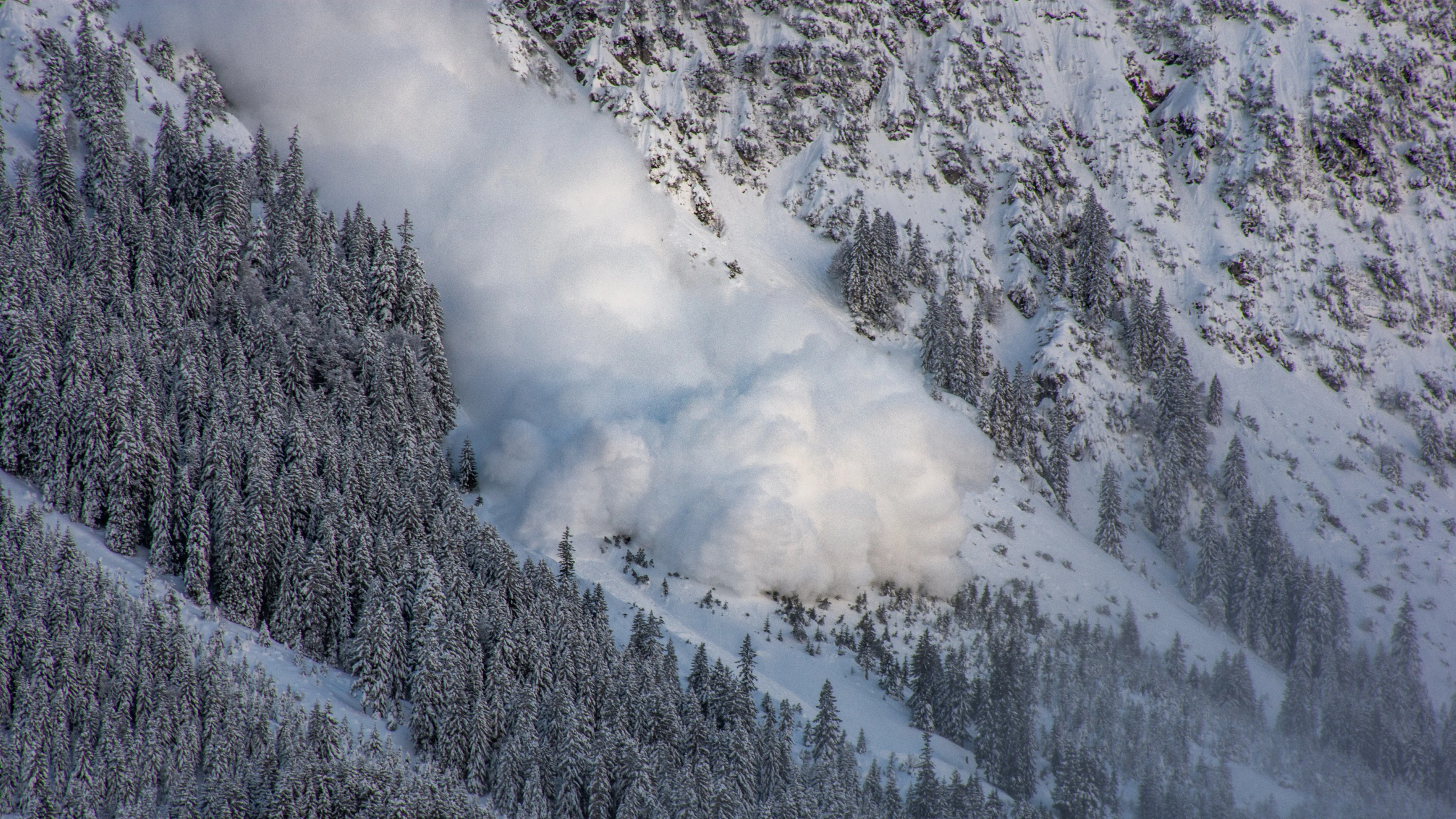 Mysterious Blue Light Videoed During Avalanche May Be