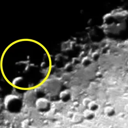 Moon If You Look Up At The Right Time Tonight, You Will See A Giant 