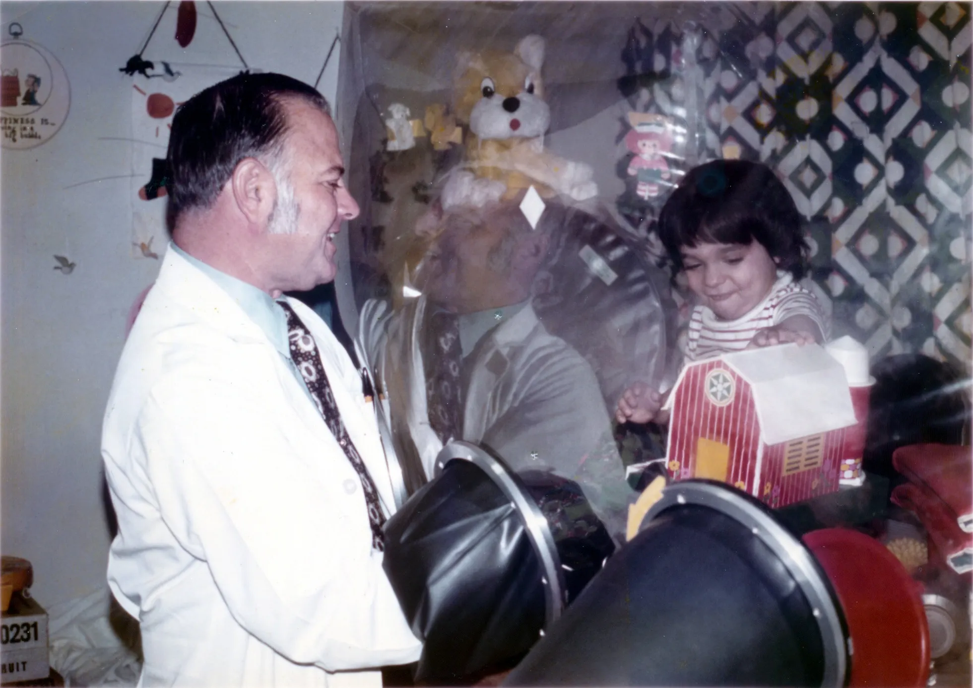 The Life And Death Of David Vetter, The Boy Who Lived His Entire Life In A  Bubble | IFLScience
