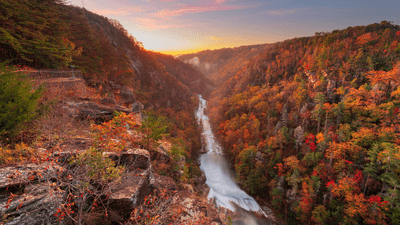 tallulah falls in georgia with lots of autumn color in the leaves