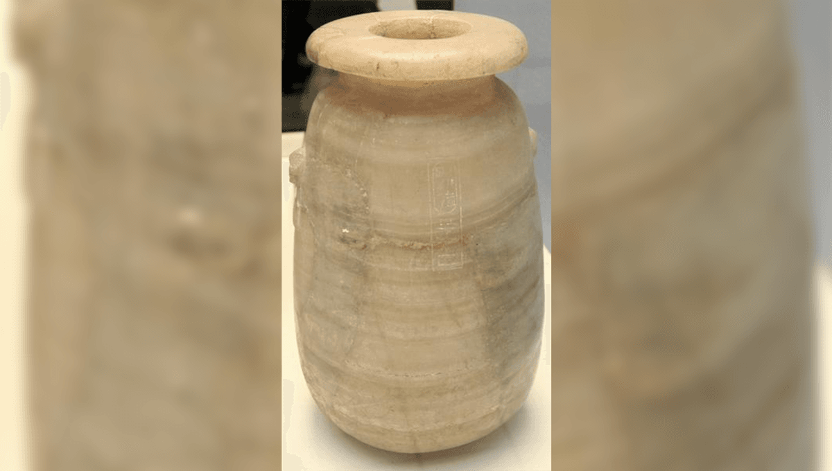 Vase Kuno Mesir Langka untuk “Raja Agung” Xerxes Mengandung Opium