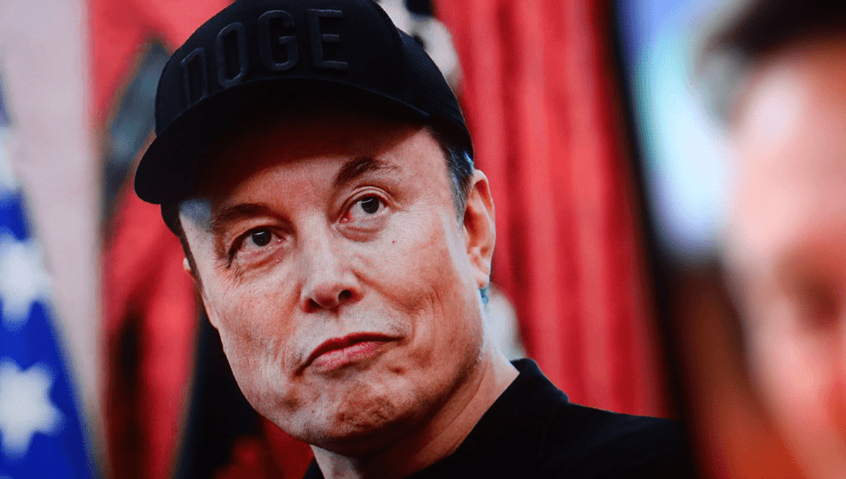 Elon Musk Menanggapi Spekulasi 3I/ATLAS Sebagai UFO Alien