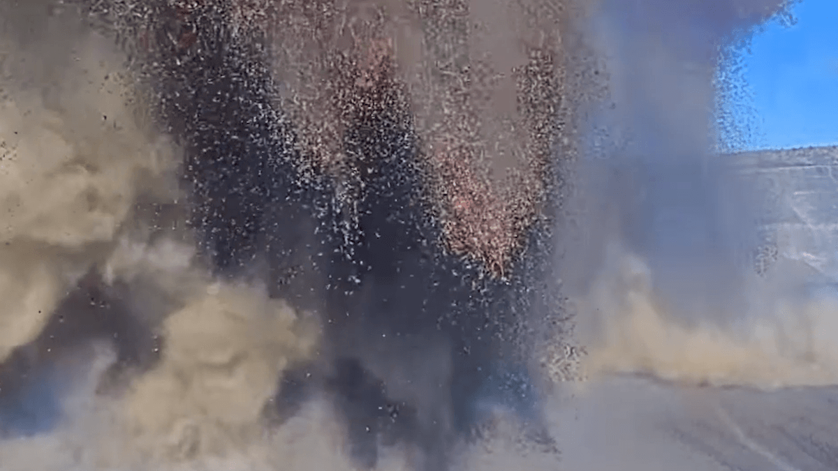 Want To Know What The Last 2 Minutes Before Being Swallowed By A Volcanic Eruption Look Like? Now You Can