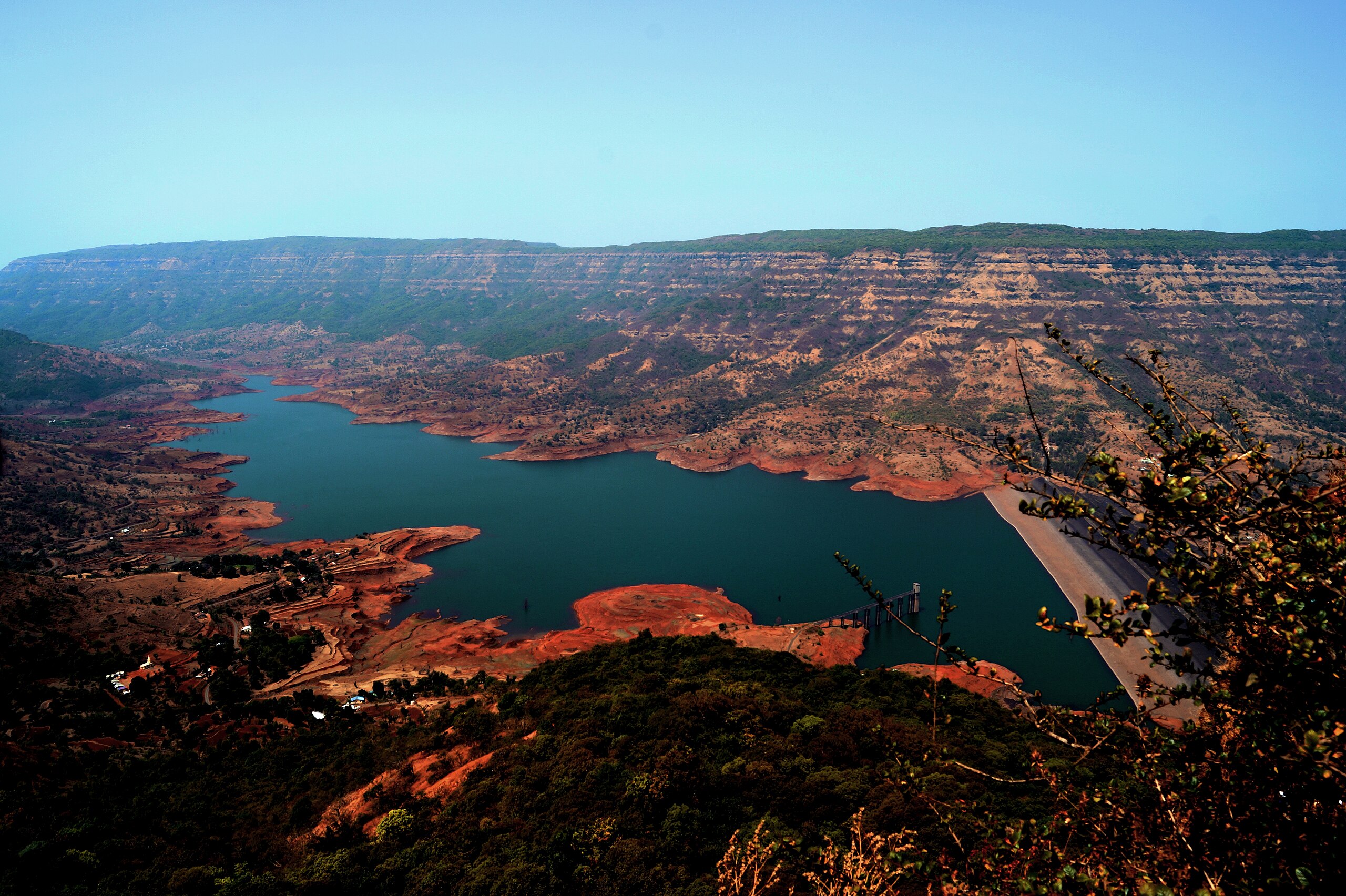 A landscape shot of the Deccan traps, in India, showing very obvious strata throughout
