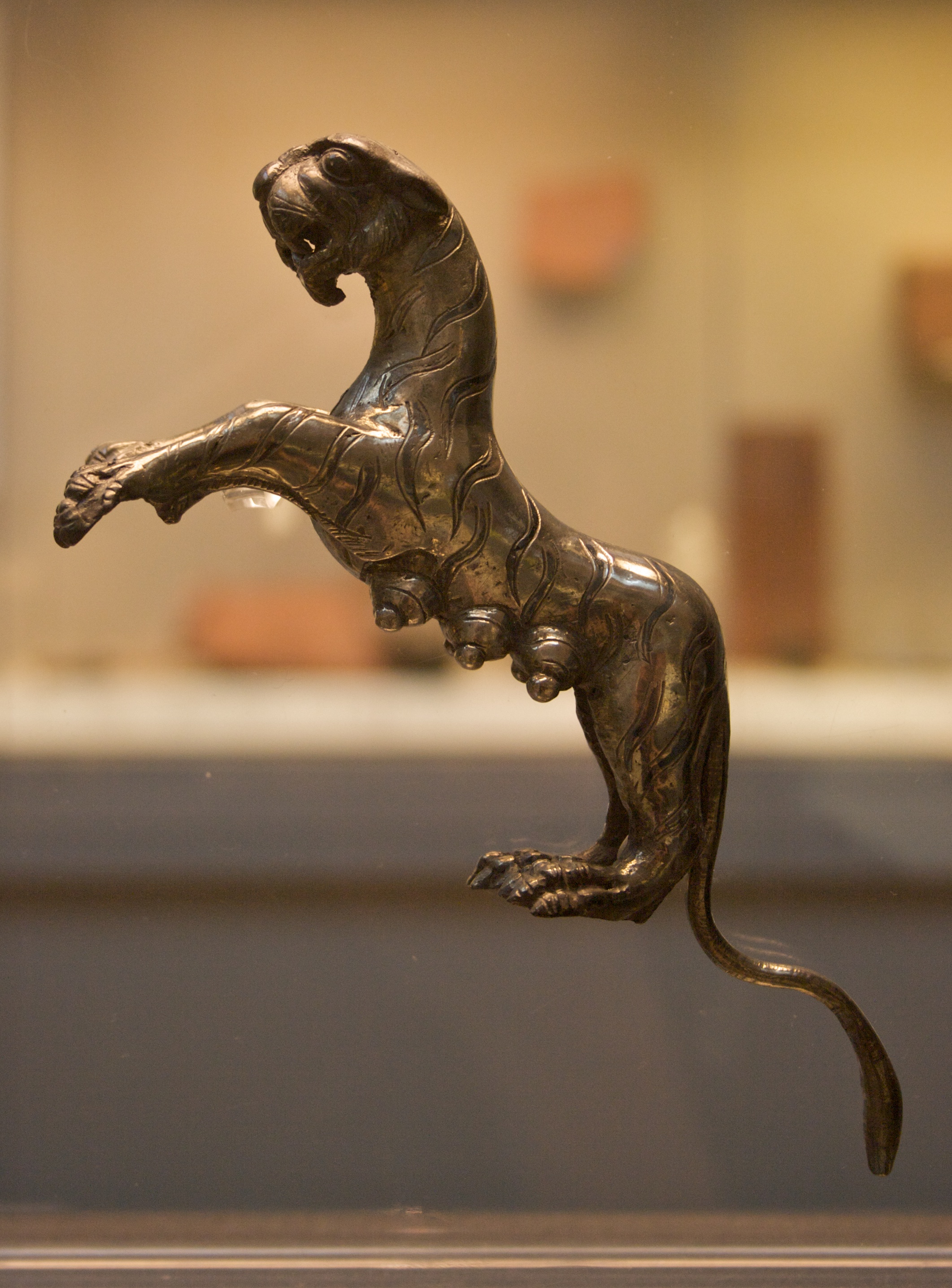 Handle in form of a tigress from the Hoxne hoard. Handle in form of a tigress from the Hoxne hoard.