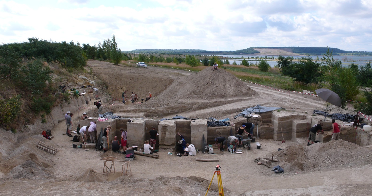 Neumark-Nord site being excavated. Neumark-Nord site being excavated.