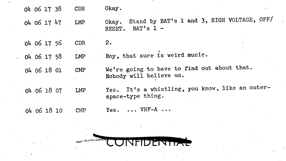 Ένα αντίγραφο της NASA που περιγράφει «ένα σφύριγμα, ξέρετε, σαν κάτι που συμβαίνει στο διάστημα» που άκουσαν στο Apollo 10.