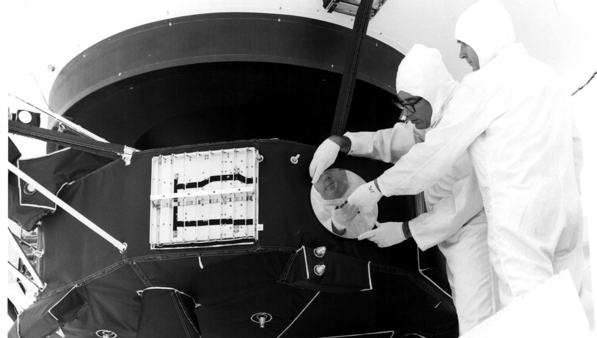 NASA's Voyager Probes Run On Computers From 1977 — And They're Still ...