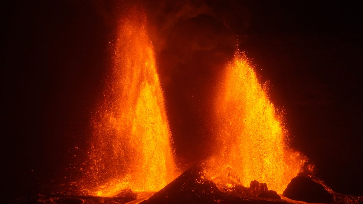 The US Has The Most Volcanoes Of Any Country In The World – But Why Does It Have So Many?