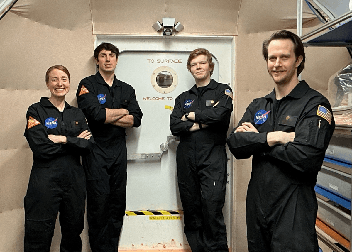 Simulated Martian Crew Passes 200th Day While Experiencing “Loss Of Signal” With Earth