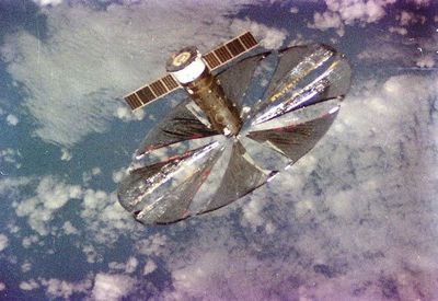 Znamya-2 seen from the Mir space station on 4 February, 1993.