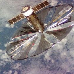 Znamya-2 seen from the Mir space station on 4 February, 1993.