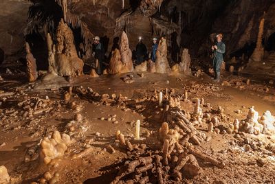 The ring structures built in Bruniquel cave by Neanderthals using broken stalagmites