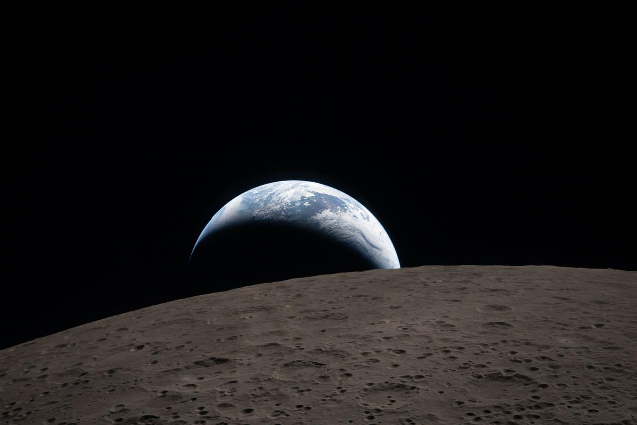 Shortly after this the Moon was occulting the Earth, but we've only seen such events from space, not the surface of another world Shortly after this the Moon was occulting the Earth, but we've only seen such events from space, not the surface of another world