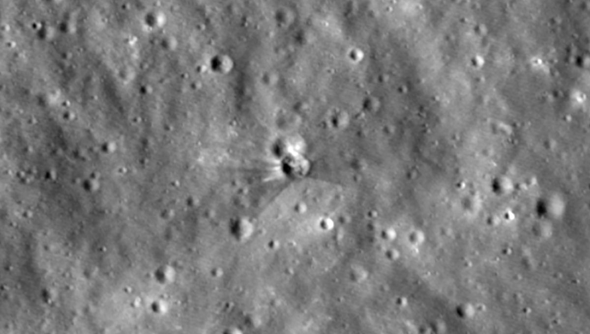 You Can Now See The Before And After Of The SpaceX Collision On The Moon
