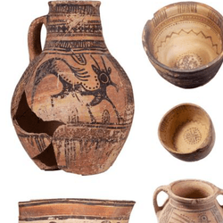 Pottery belonging to the Qurayyah Painted Ware brand