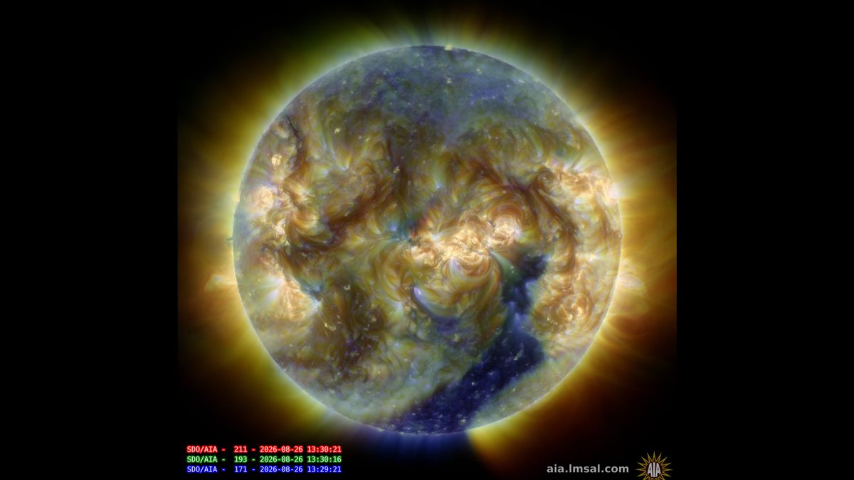 Geomagnetic Storm Gives North Americans An Opportunity To Catch an Aurora Alongside This Week's Partial Lunar Eclipse