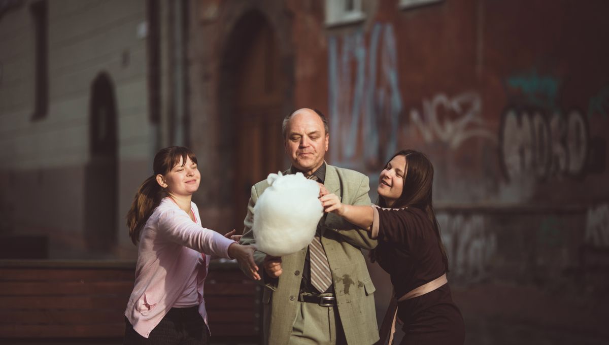 The Rich More Likely To Snatch Candy From A Baby, A Formal Definition Of Kissing, And Cockroach Milk Win The 2026 Ig Nobel Prizes