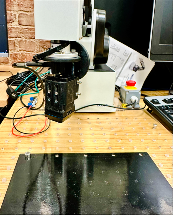 The tactile sensor which scanned Braille letters The tactile sensor which scanned Braille letters