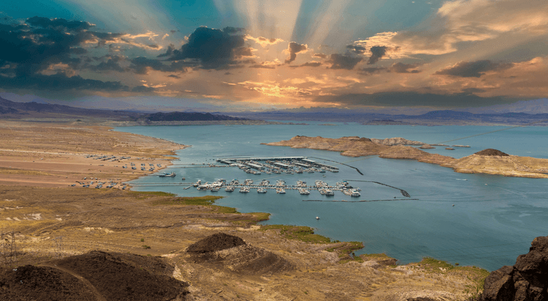 Sunset over Lake Mead, the largest US revoir.